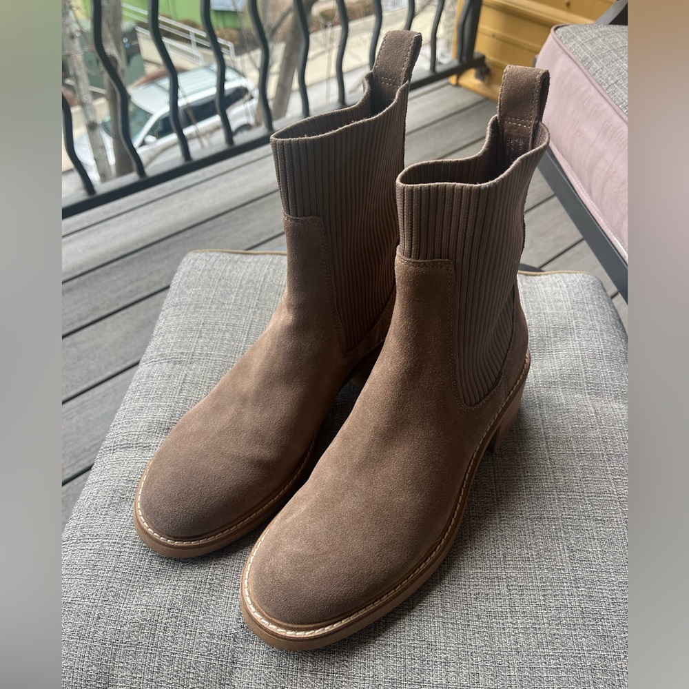 Steve Madden Kylie Boots - taupe suede - size 9 - like new!